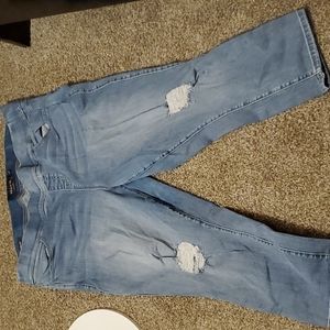 Distressed lean jean crop